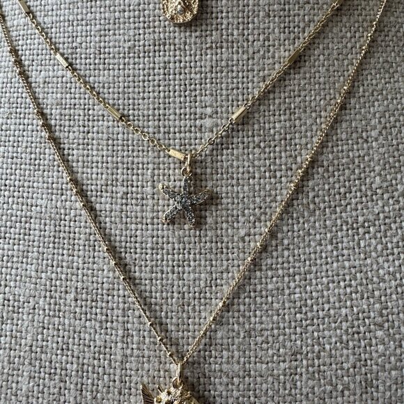 Lilly Pulitzer Goldtone Starfish Blowfish Charm 3 Chain Layered Necklace NEW - Picture 8 of 14